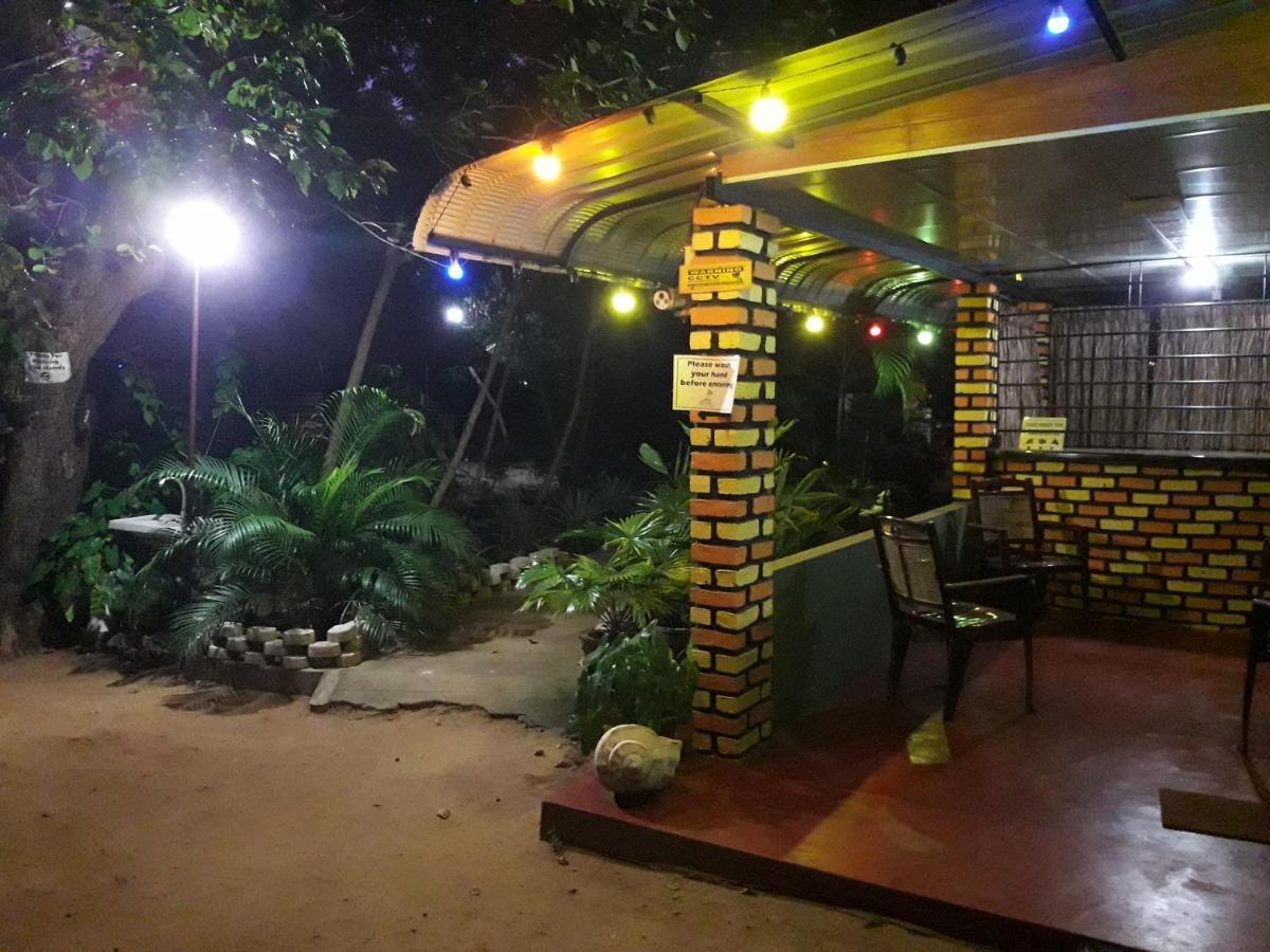 Naaval Beach Villa & Rooms Batticaloa Ngoại thất bức ảnh