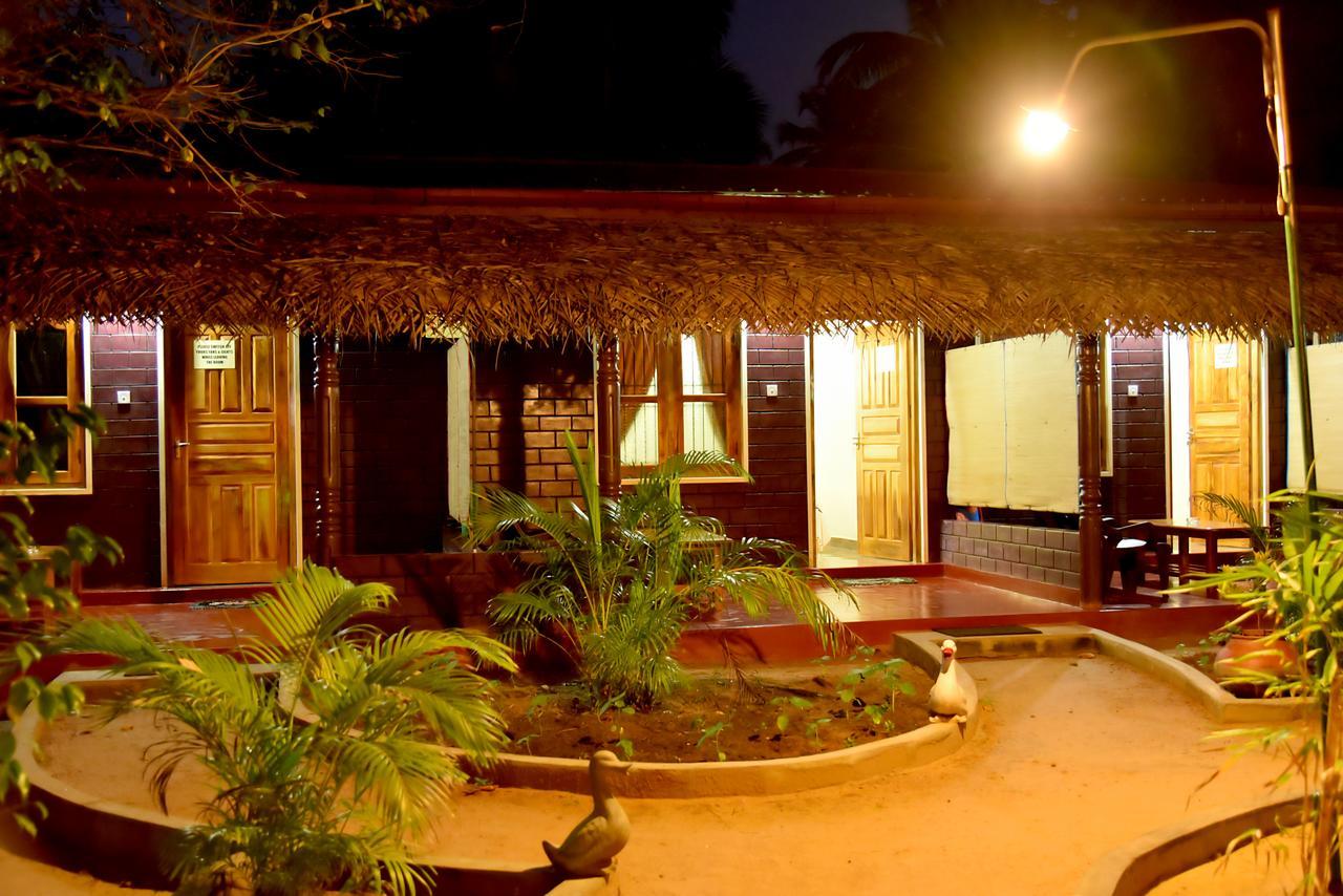 Naaval Beach Villa & Rooms Batticaloa Ngoại thất bức ảnh