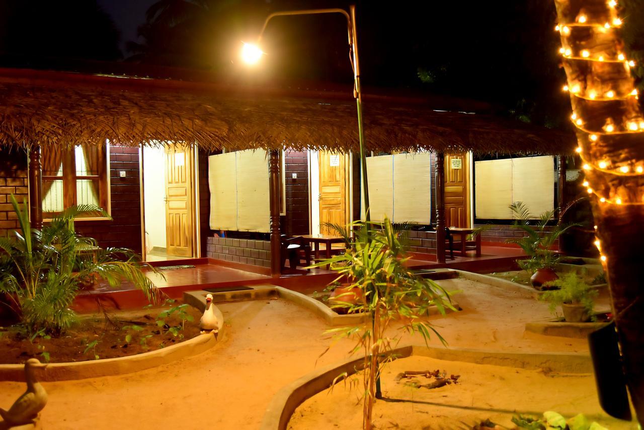 Naaval Beach Villa & Rooms Batticaloa Ngoại thất bức ảnh