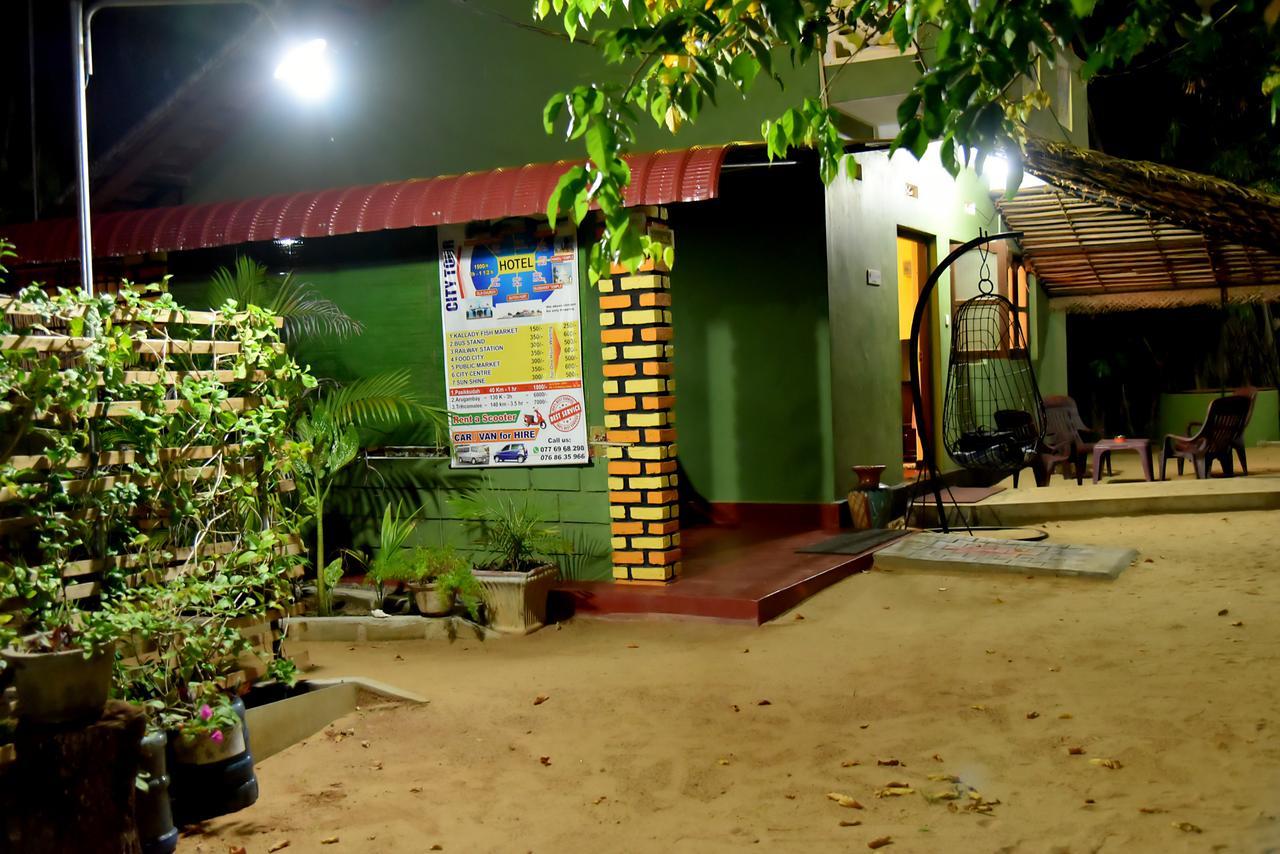 Naaval Beach Villa & Rooms Batticaloa Ngoại thất bức ảnh