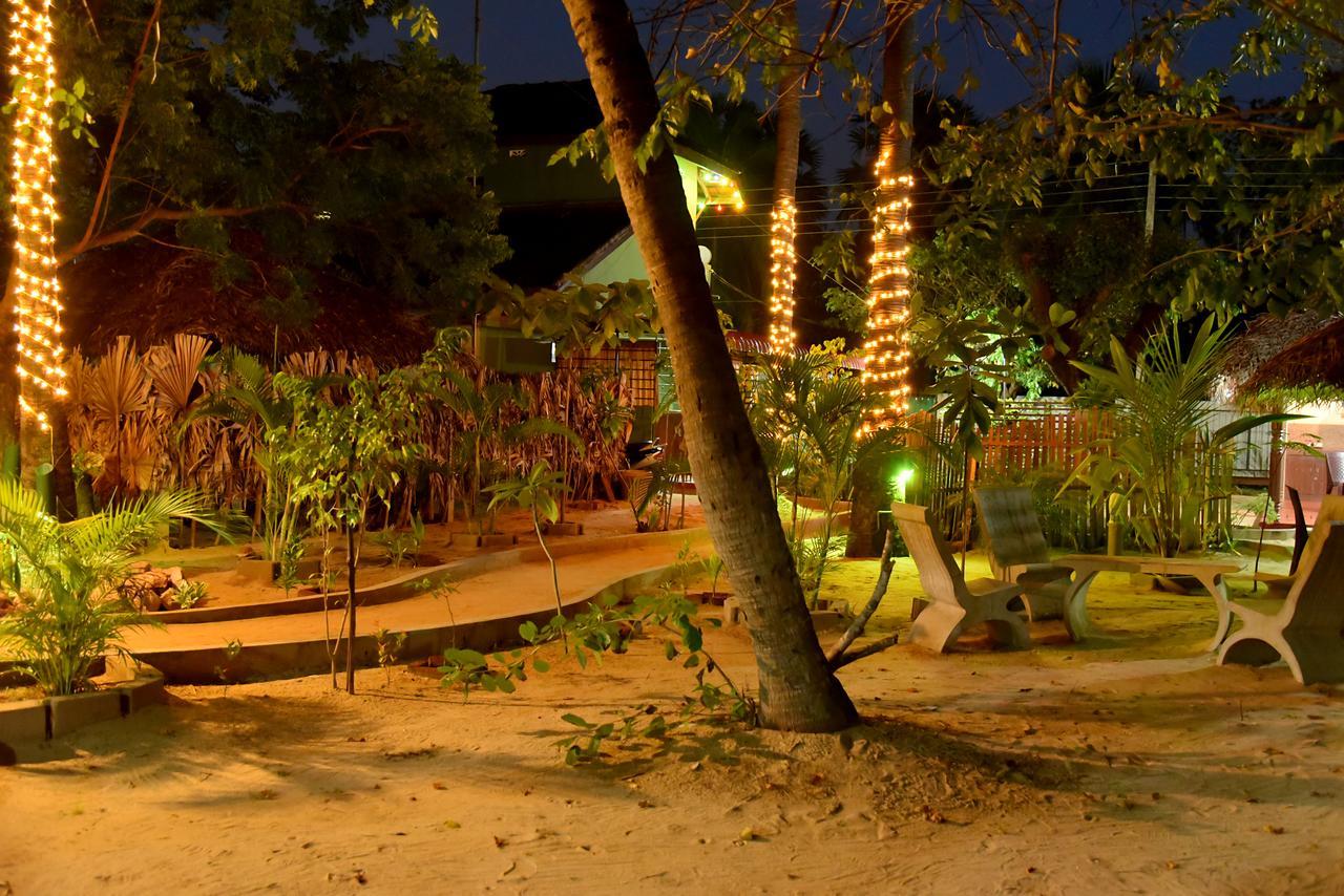 Naaval Beach Villa & Rooms Batticaloa Ngoại thất bức ảnh